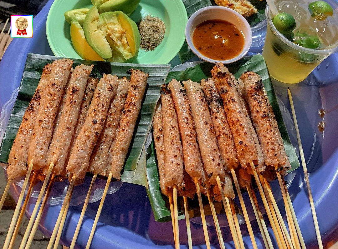 Nem chua nướng cực thơm ngon để ăn đêm Nem chua nướng cực thơm ngon để ăn đêm